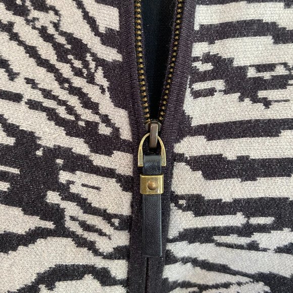 Christian Siriano NY Exotic Print Fringed Poncho Jacket NWOT Women's Size S / M - Picture 12 of 12